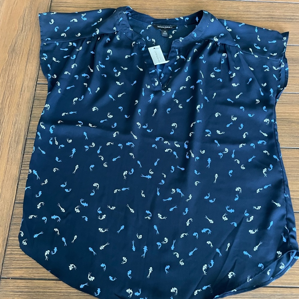 NWT Banana Republic Cropped Sleeve Top
